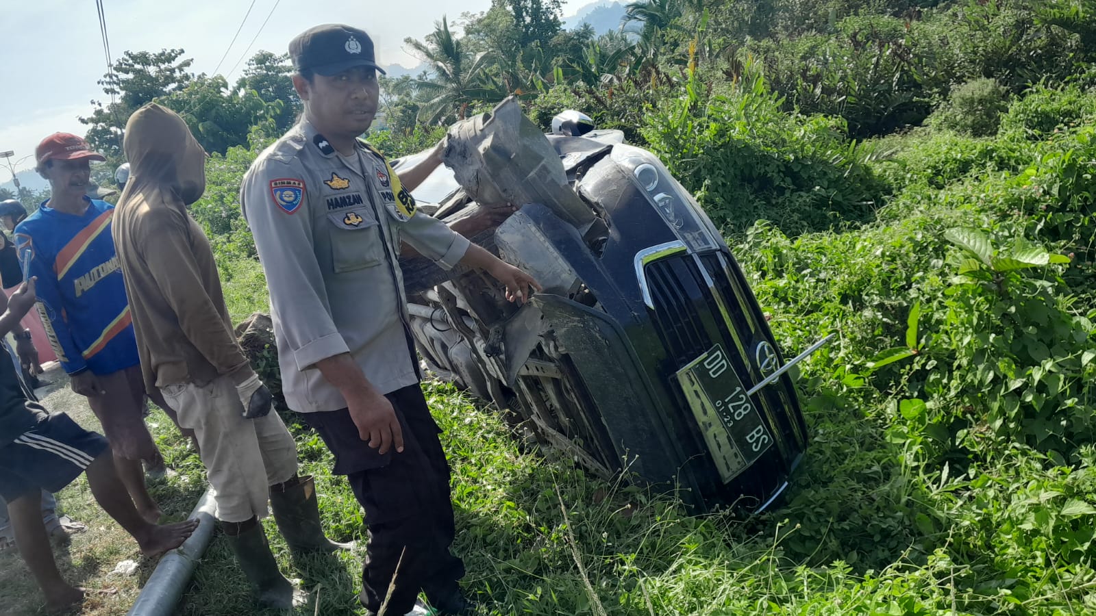 Mobil Mantan Bupati Mamasa Kecelakaan