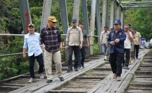 Jalan Bonehau-Kalumpang