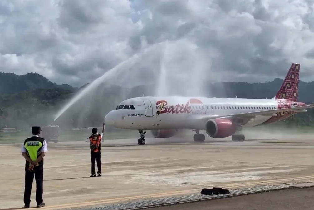 Pesawat Mamuju-Makassar.