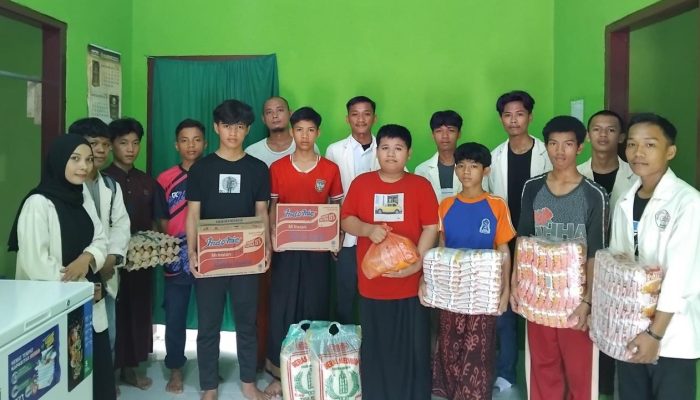 Imbas Lonjakan Harga, BEM Unika Mamuju Salurkan Bantuan Sembako Untuk Anak Panti