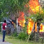 Bakar Rumah orang tua di kalukku