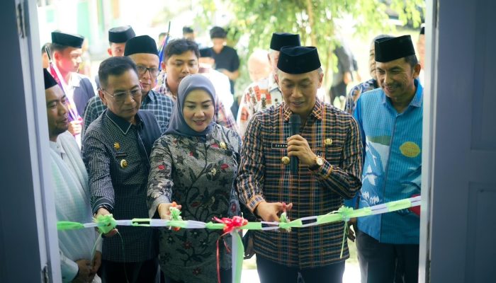 Pj Gubernur dan Ketua DPRD Sulbar Resmikan SMA/SMK di Polman dan Majene