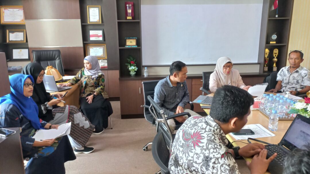 Rapat Sekretariat DPRD dan Biro Hukum Pemprov Sulbar