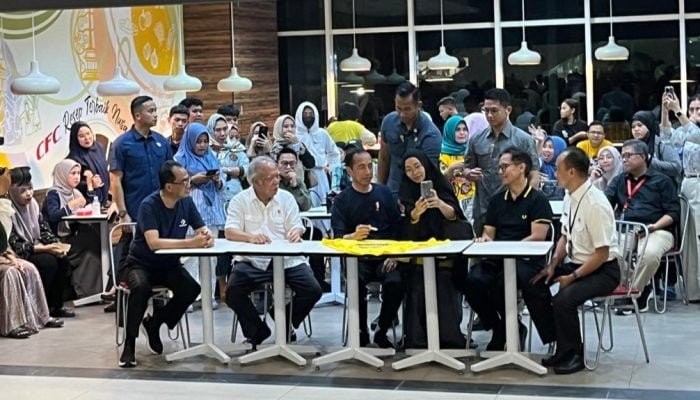 Tiba di Sulbar, Jokowi Sapa Warga di Mall Matos Mamuju