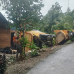 Mobil truk tambang batubara bonehau