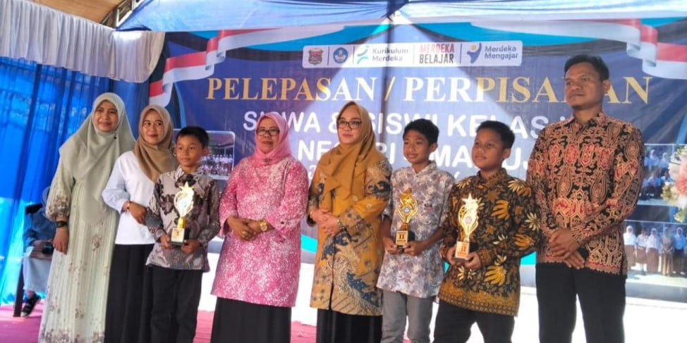 Pelepasan siswa di SDN 4 Mamuju