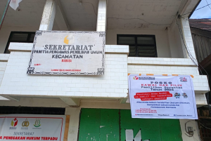 Sekretariat Panwaslu Mamasa di JL. Ahmad Yani, Kelurahan Mamasa.