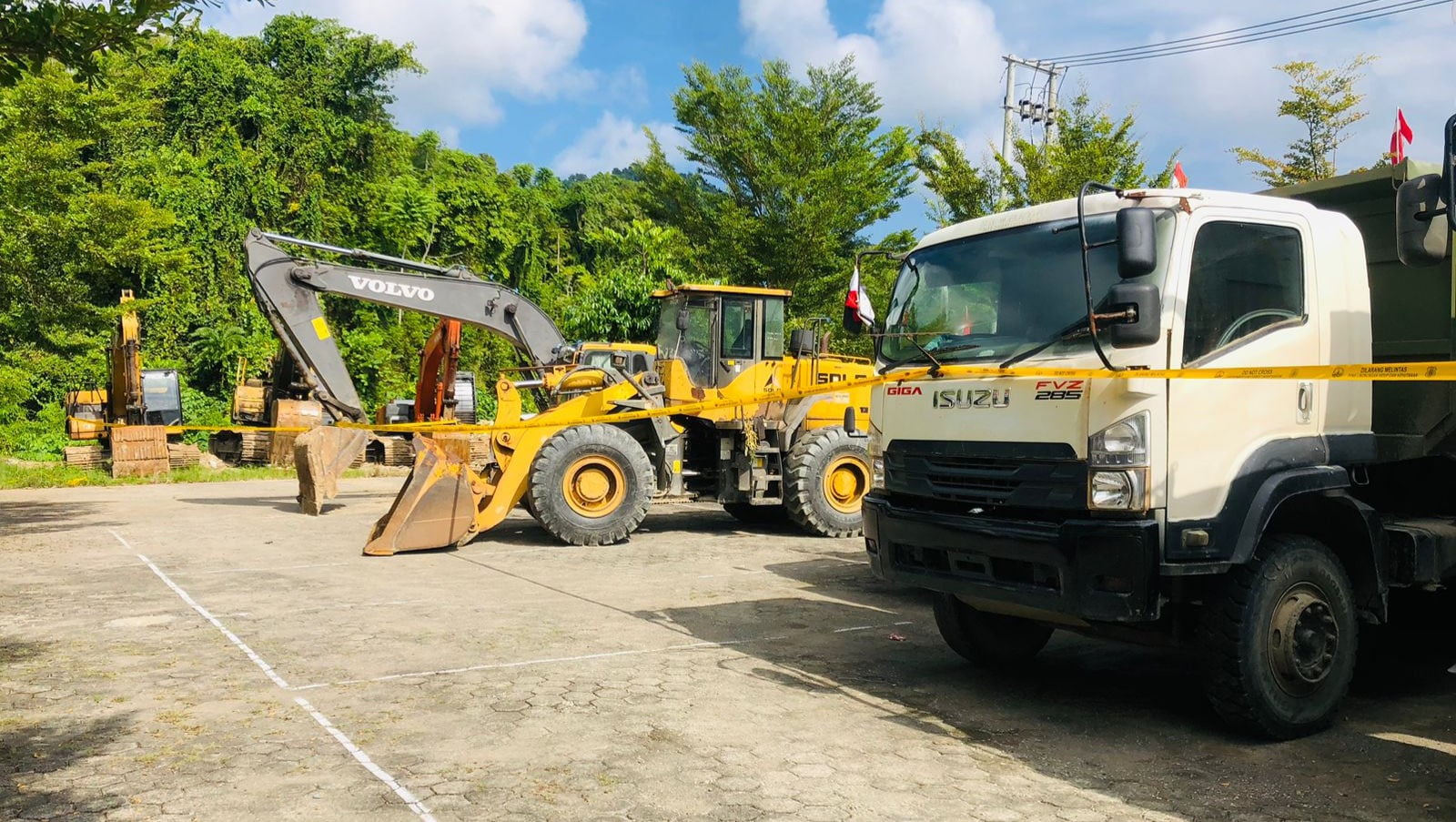 Alat berat Tambang pasir di Pasangkayu