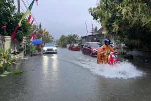Banjir di Jl. Cut Nyak Dien Mamuju