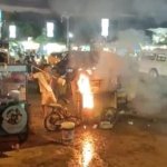 Gerobak Bakso kebakaran di PAntai Manakarra Mamuju