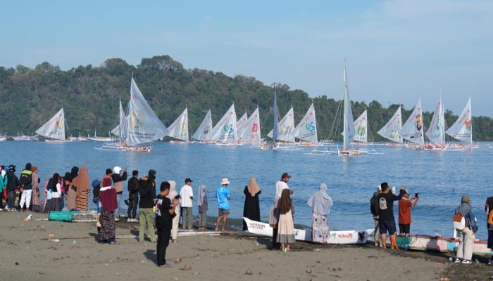 Lomba Sandeq Heritage Festival 2024 Resmi Dibuka, Rute Dari Polman Hingga Mamuju