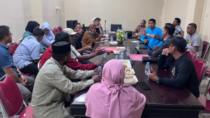 Warga Kabuloang datangi DPMPTSP Sulbar