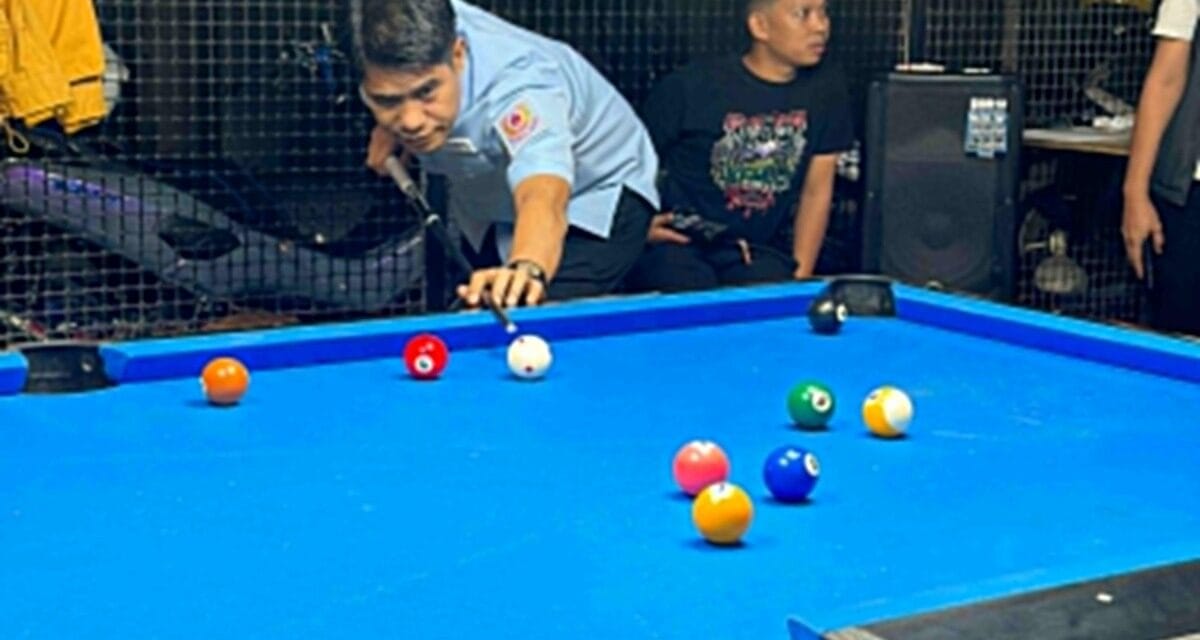 Sekretriat DPRD Sulbar gelar turnamen billiard