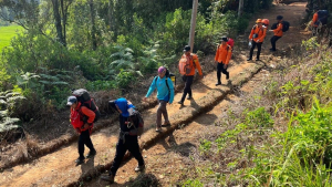 Evakuasi 2 Pendaki Gandang Dewata