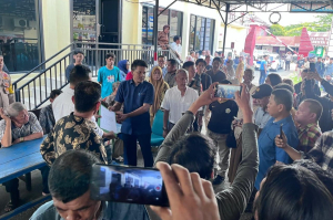 Penghinaan gelar Uwe Mamuju