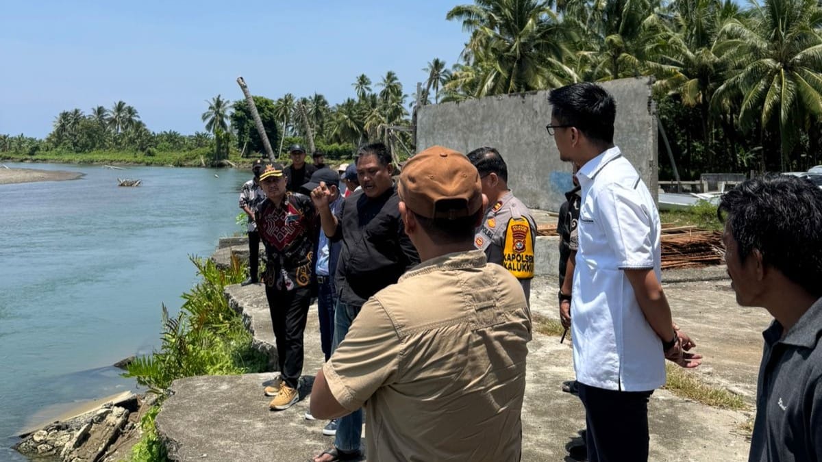 Tambang pasir di Kalukku