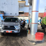 Kendaraan Dinas Isi BBM Subsidi di Mamuju