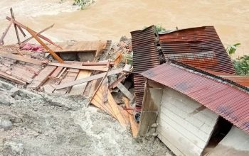 Dua Rumah di Mamasa Ambruk Akibat Longsor