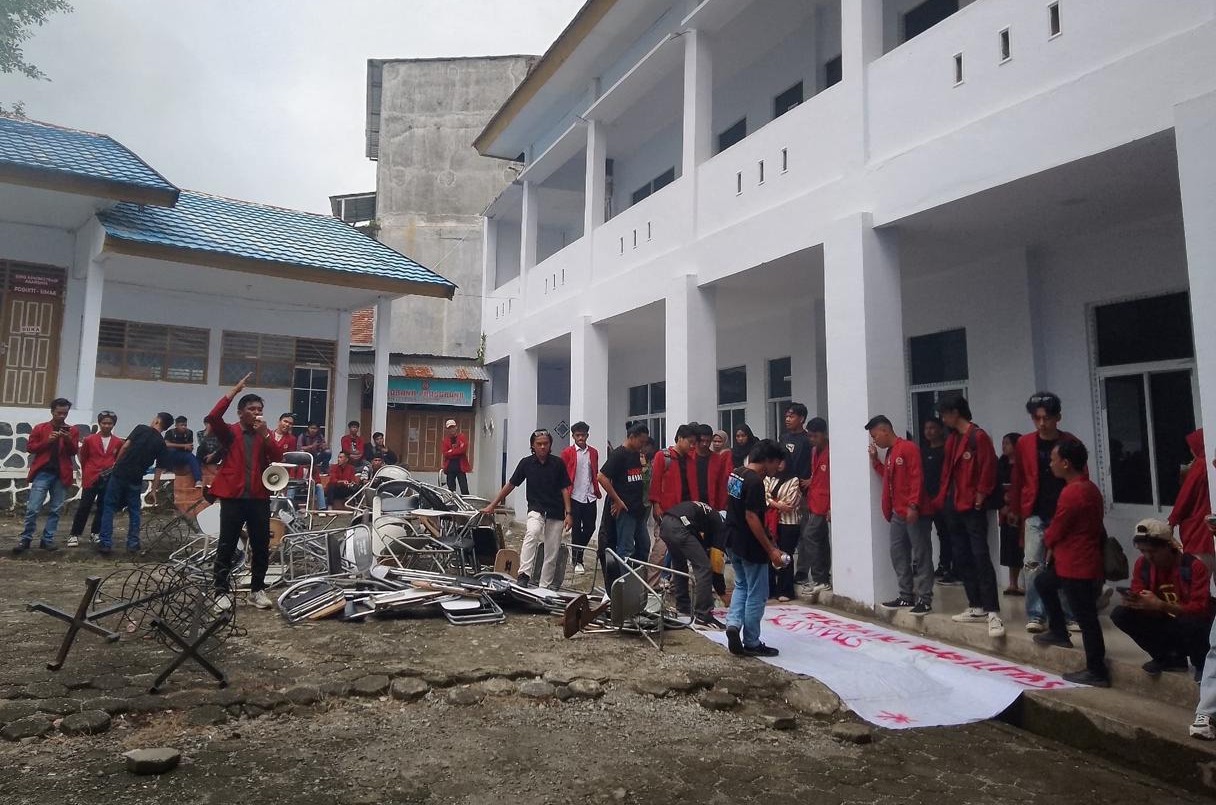 Demo Mahasiswa di Unimaju