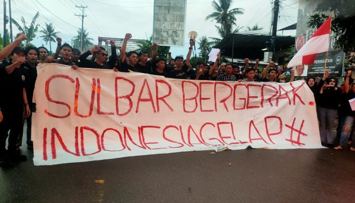 Turun Jalan, Mahasiswa di Sulbar Tuntut Makan Gratis di Evaluasi