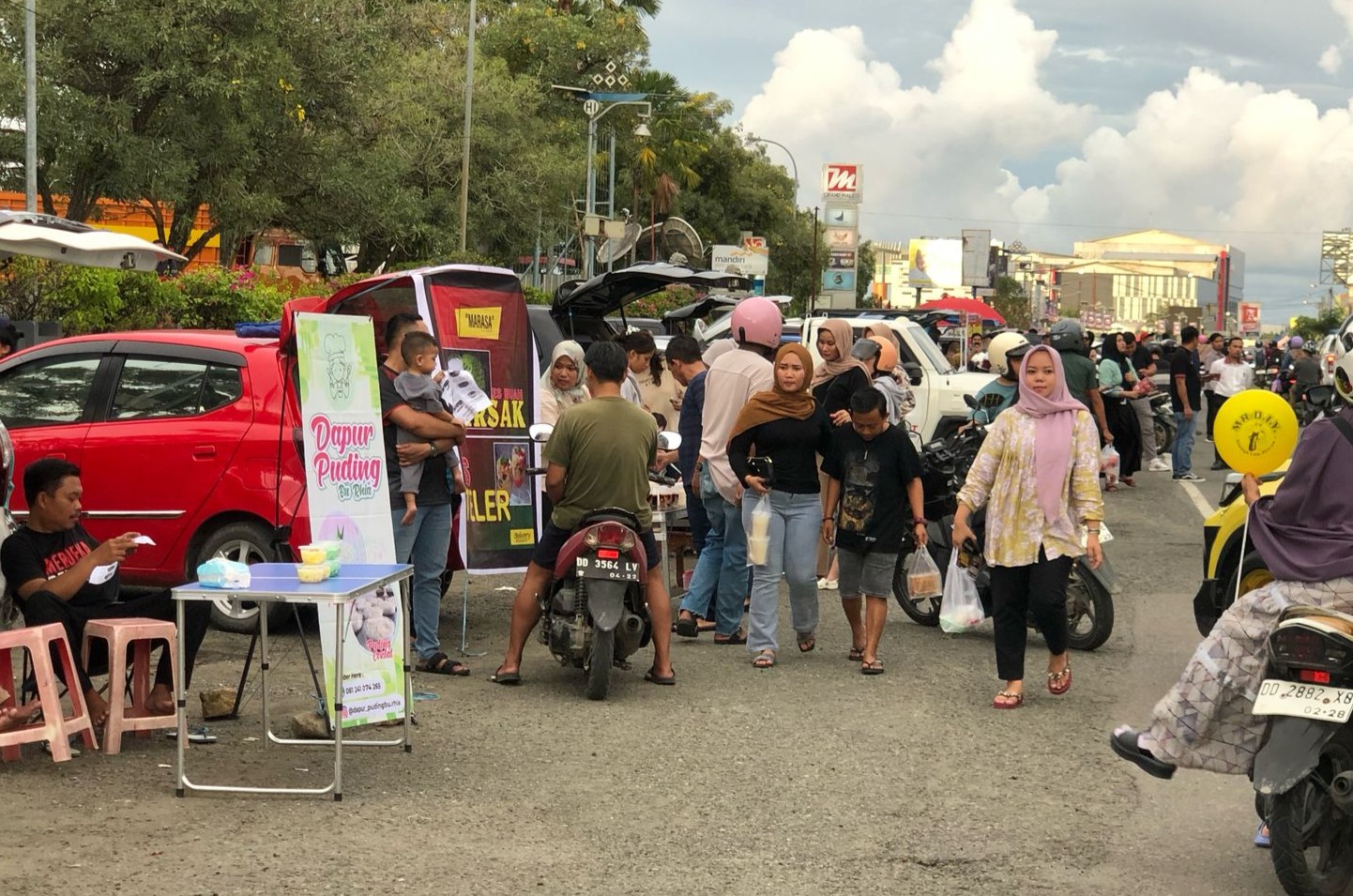 Berburu Takjil di Mamuju