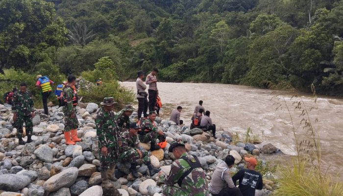 Pencarian Cucu dan Nenek Terseret Arus Sungai di Mamasa Masih Nihil