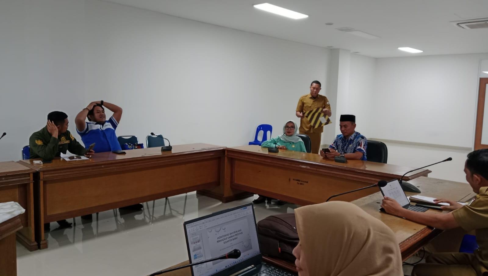 Bapemperda DPRD Provinsi Sulawesi Barat Tindak Lanjuti Hasil Fasilitasi Kemendagri RI Terhadap Ranperda Penyelenggaraan Jasa Konstruksi.