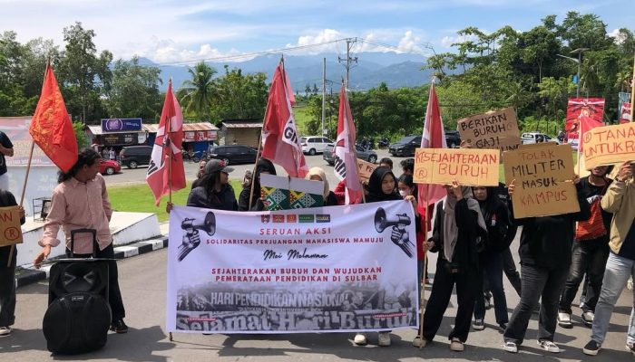 Demo di Kantor Gubernur Sulbar, Mahasiswa Tuntut Pemerataan Pendidikan dan Upah Layak