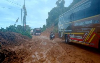 Jalan Trans Sulawesi di Salubarana Mamuju Tengah Terbuka, Pengendara Diminta Waspada