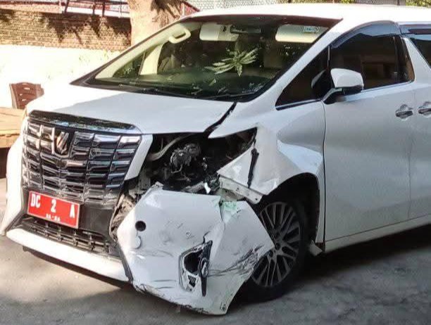 Mobil Wabup Mamuju kecelakaan