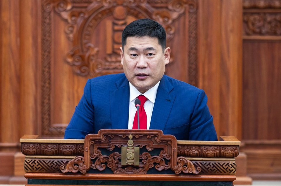 PM Mongolia Mundur