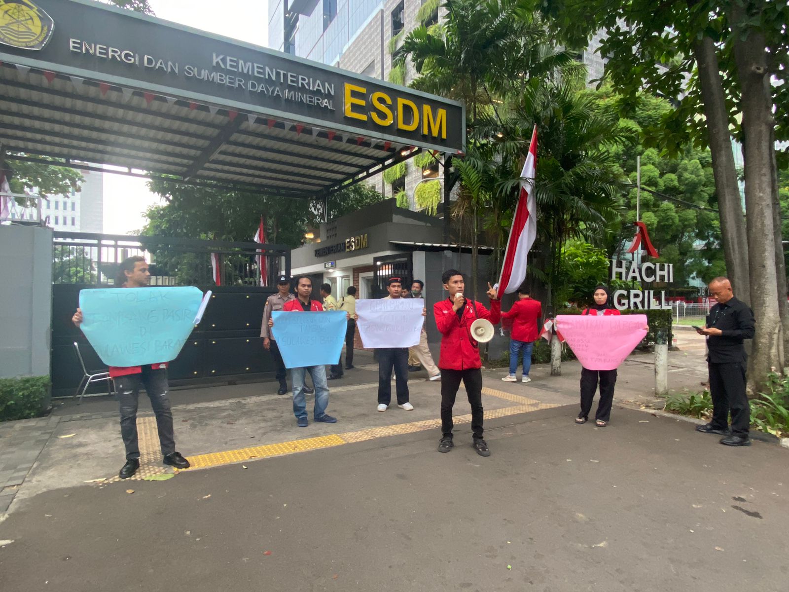 GMNI Mamuju aksi di ESDM Jakarta