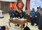 Pemkot dan DPRD Bontang Resmi Menandatngani Perubahan KUA-PPAS 2025
