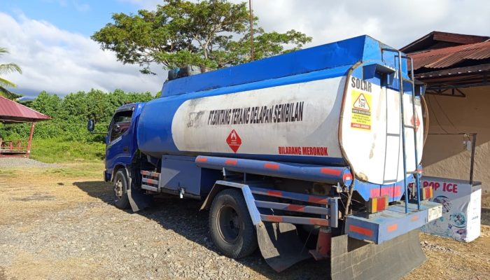 Polisi Bongkar Penyaluran Solar Subsidi Ilegal, 8.000 Liter Disita di Mamuju