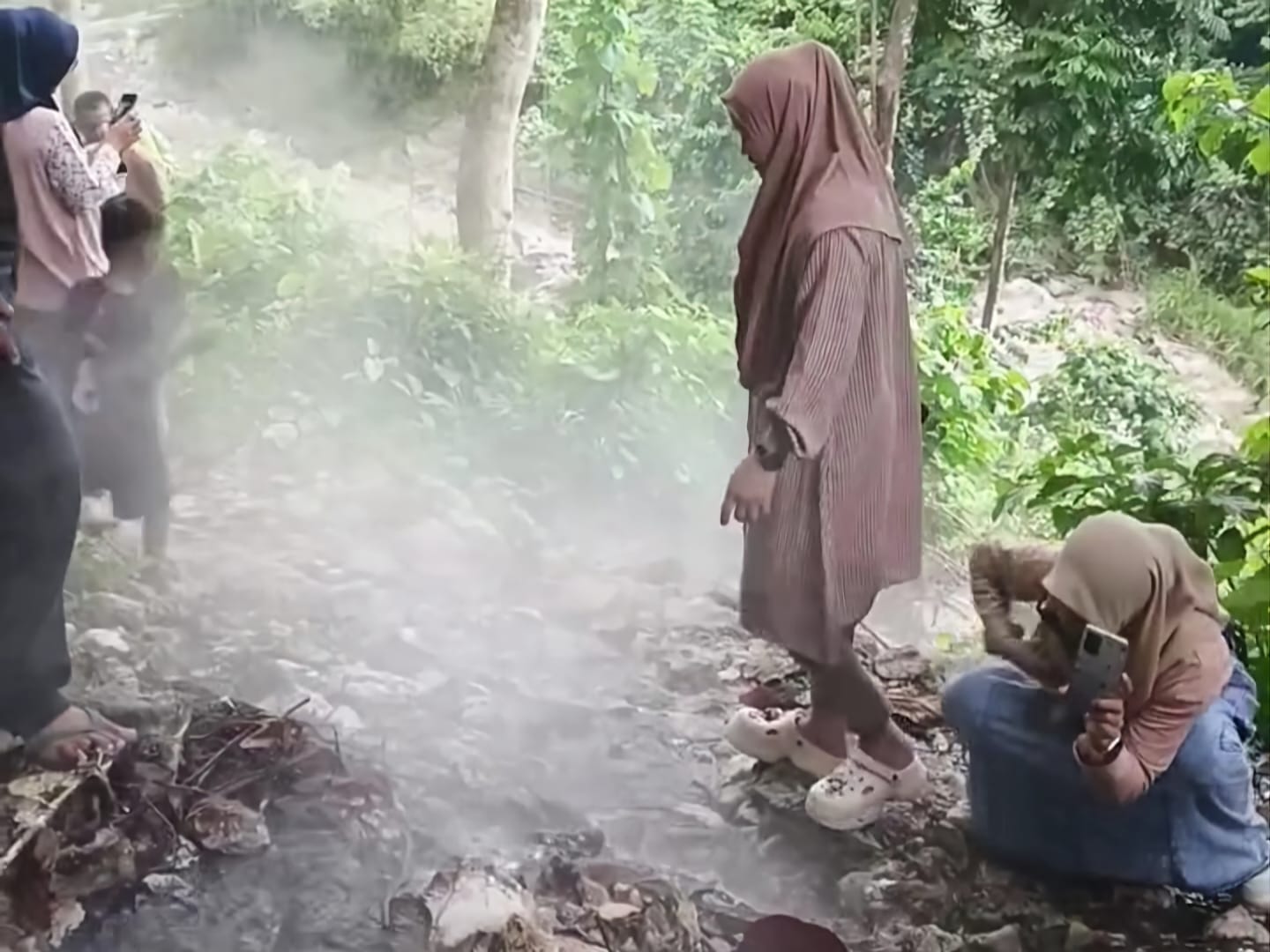 Air Panas Bulo Polman