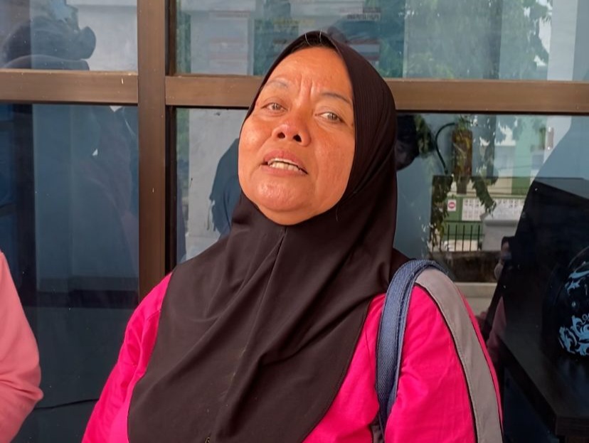 Nurul, Guru Honorer di Tommo, mengabdi selama 20 tahun berbagi kisah.