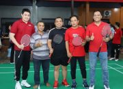 Agus Haris Ramaikan Pembukaan Turnamen Bulutangkis Pascal Arena Cup 2025