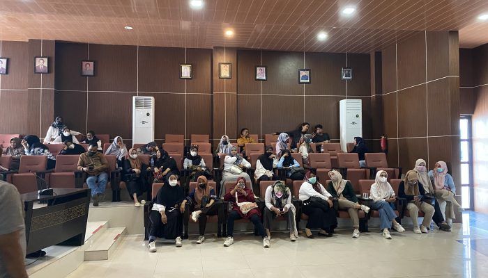 Tenaga Honorer Kembali Duduki Kantor DPRD Mamuju, Tuntut Janji Pengangkatan PPPK
