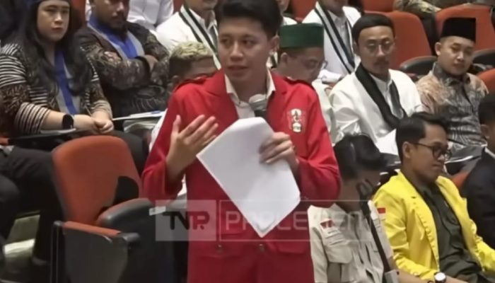 16 Organisasi Mahasiswa Sampaikan Tuntutan dan Desak DPR Berbenah