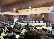 Tenaga Kontrak Demo, Kantor DPRD Mamuju Kosong