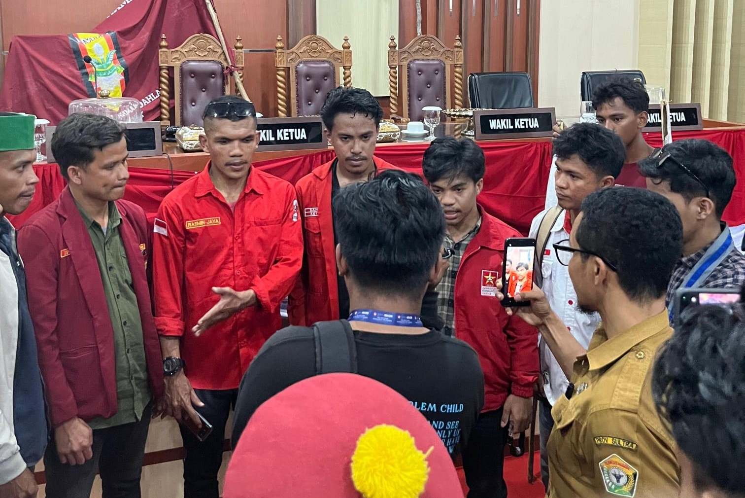 cipayung plus kendari di DPRD Sultra