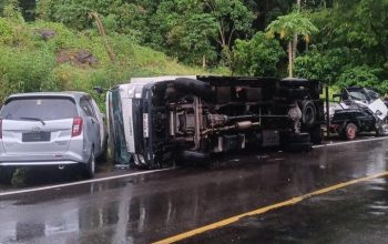 Kecelakaan Beruntun di Manalisse Mamuju, Mobil Box Terguling Hantam Pick Up dan Minibus