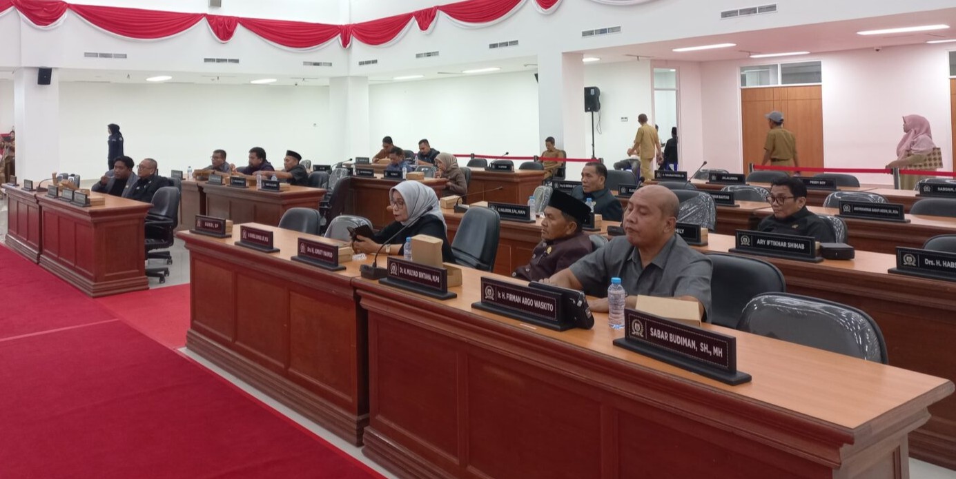 Paripurna Pandangan Umum DPRD Sulbar