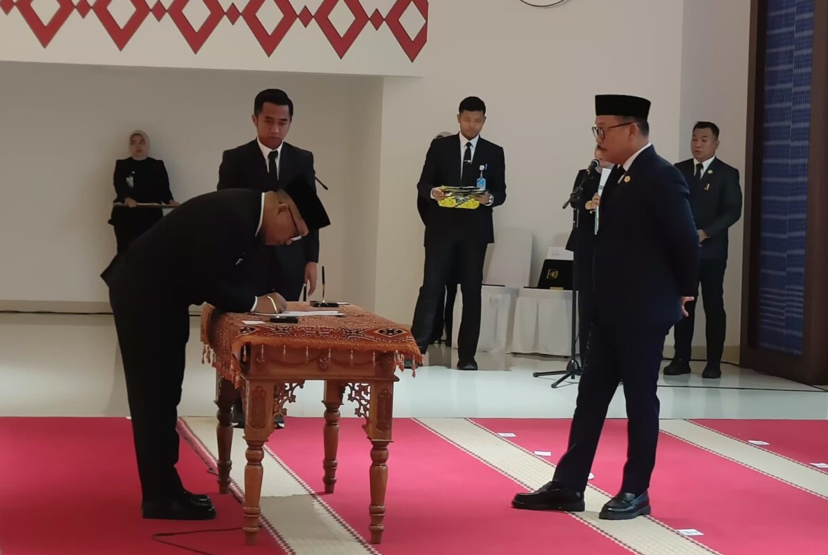 Sekwan DPRD Sulbar dilantik