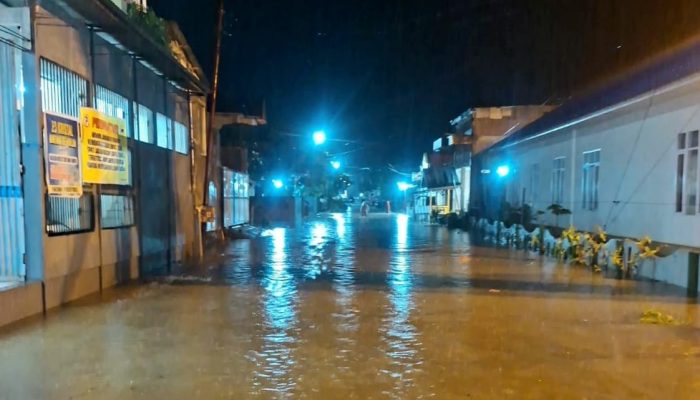Hujan Lebat Sebabkan Banjir di Sejumlah Titik di Kota Mamuju