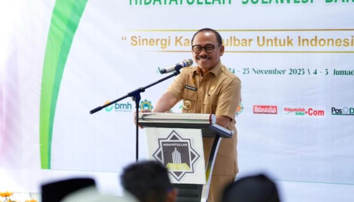 Gubernur SDK Apresiasi Peran Hidayatullah di Semua Kabupaten Sulbar