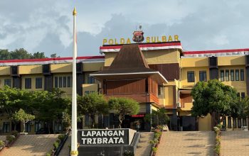 Pintu Gerbang mamuju