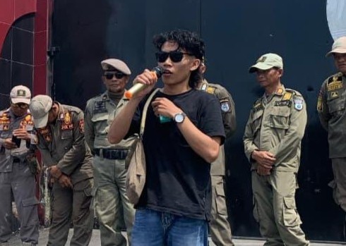 Supratman, Pemuda Salutiwo