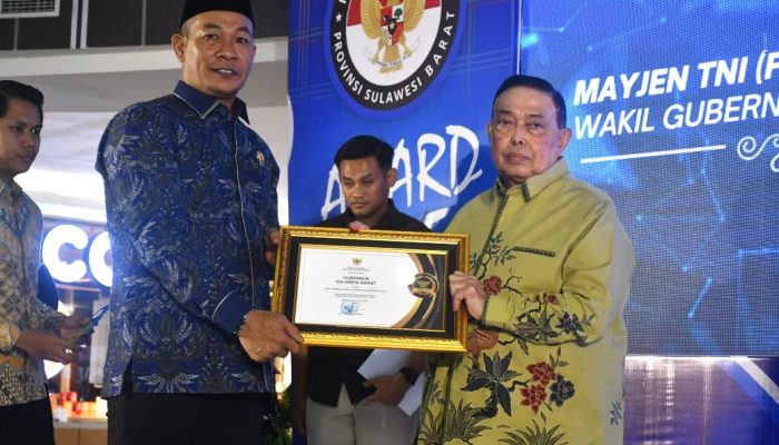 KI Sulbar Award, Wagub Salim S Mengga: Keterbukaan Informasi Adalah Ciri Kemajuan Daerah