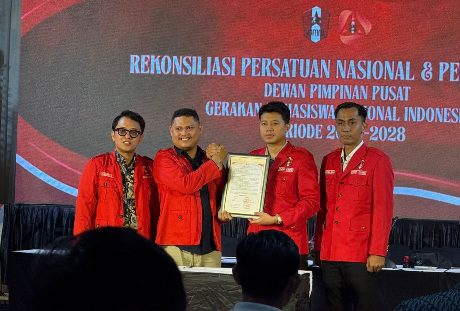Penandatanganan Pakta Integeritas Rekonsiliasi dan persatuan DPP GMNI kubu Arjuna-Dendi dan Risyad-Patra.